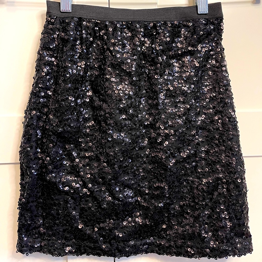 Sequin mini skirt- black stretch material